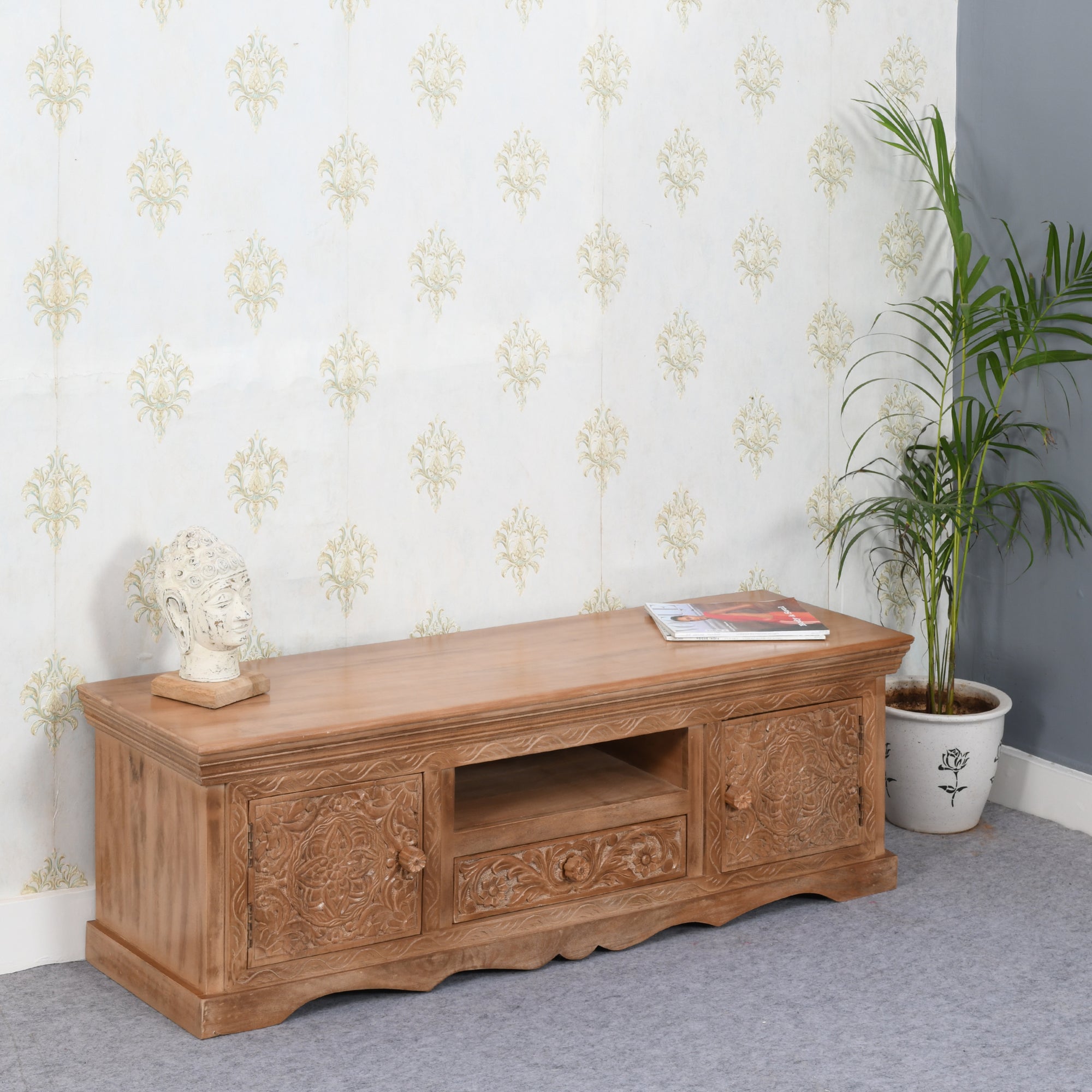Carved Mango Wood TV Cabinet With 2 Doors, 1 Drawers Carved Mango Wood TV Cabinet With 2 Doors, 1 Drawers